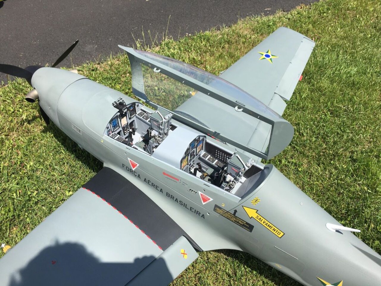 Tucano T-27