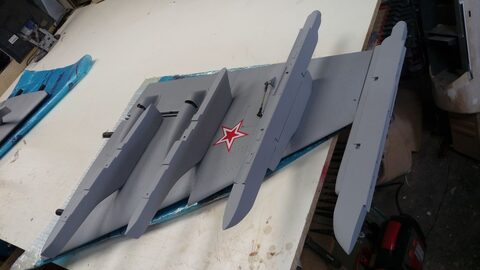 Yak 130 — závěsníky a podvěsy